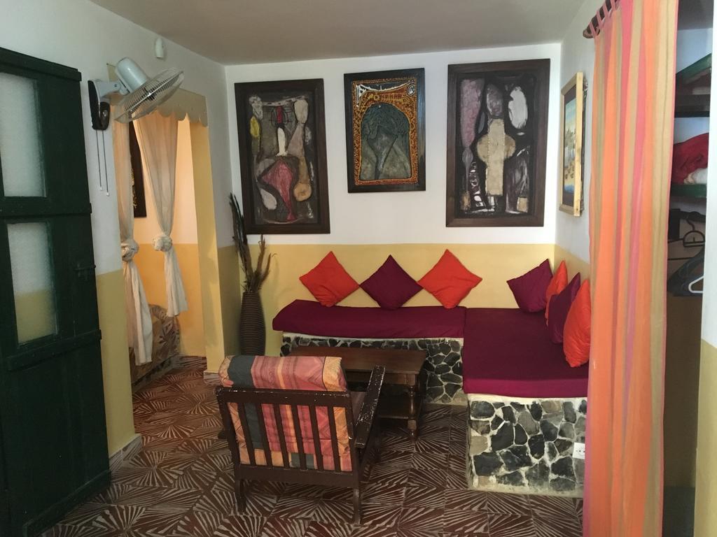 Chez Eric Hotell Gorée Exteriör bild