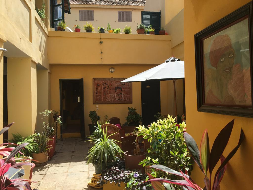 Chez Eric Hotell Gorée Exteriör bild