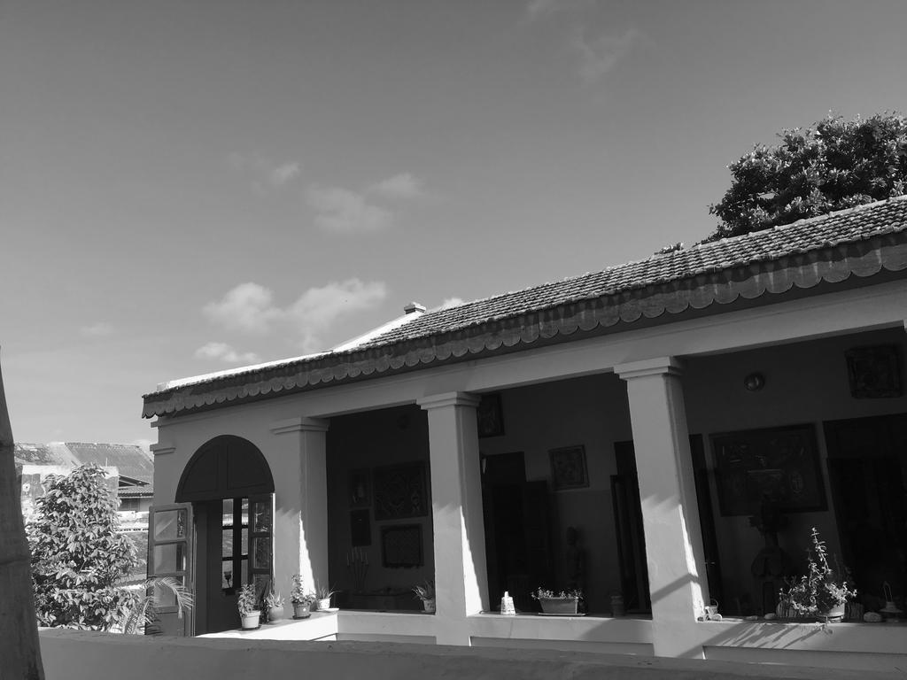 Chez Eric Hotell Gorée Exteriör bild
